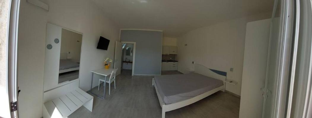 Briciola'S Rooms Порто-Чезарео Екстер'єр фото