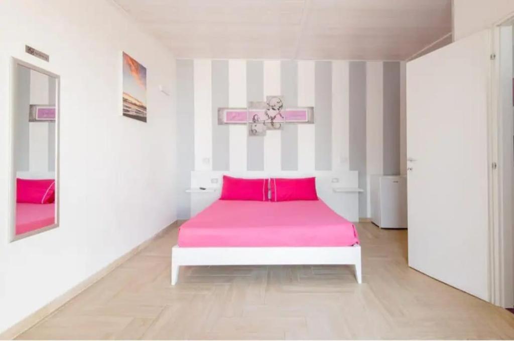 Briciola'S Rooms Порто-Чезарео Екстер'єр фото